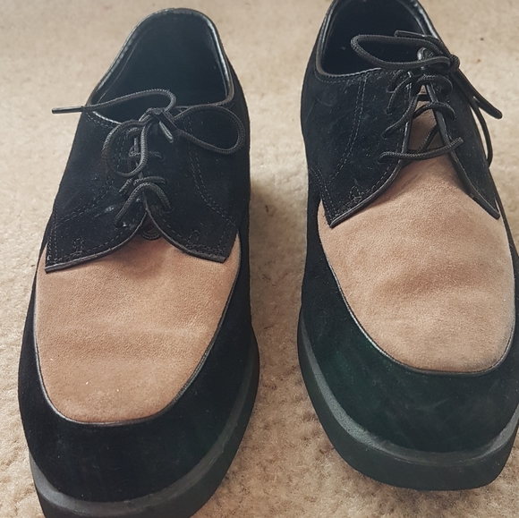 Shoes - Picture 2 of 3